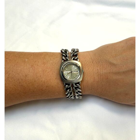 Vintage Women's Y2K Diesel Watch DZ 2096 Stainless Steel Double Chain Expander - Picture 7 of 7